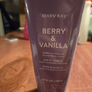 Mary Kay Berry & Vanilla Scented Body Lotion - Purple